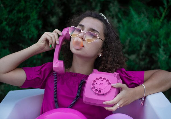 Téléphone rose : explorez des conversations intimes avec des milfs